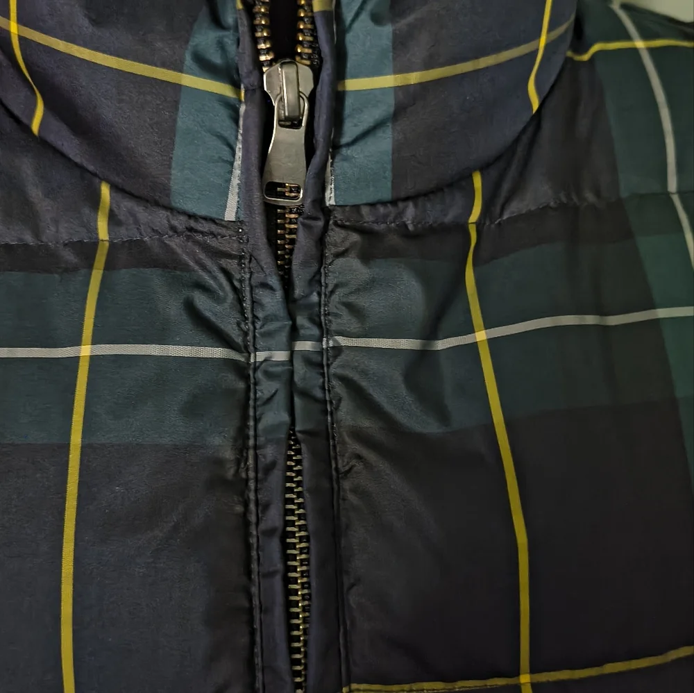 (L)  Talbot's Plaid Puffer Vest - Picture 4 of 9